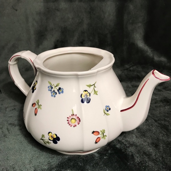 Villeroy & Boch PETITE FLEUR  Teapot NO LID. FIXED NOSE - Picture 3 of 16